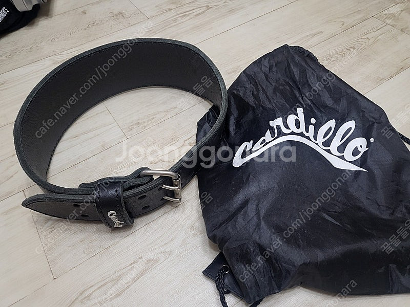 카딜로 310 dl S(스몰)사이즈 팝니다.--0