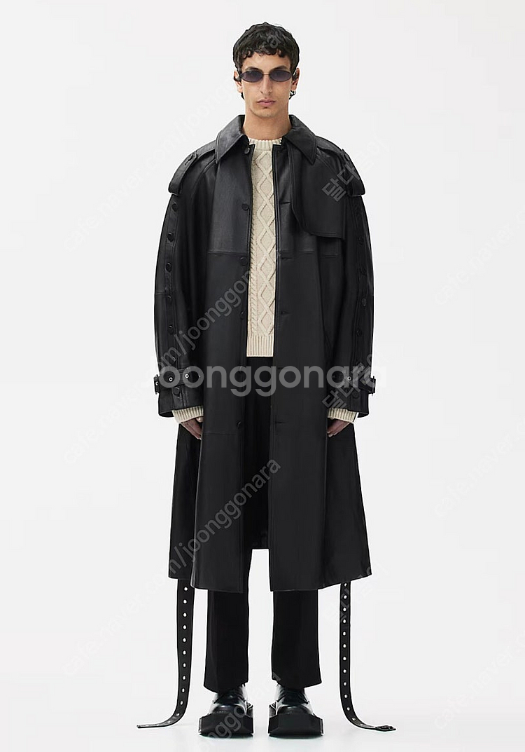 Rokh x H&M 콜라보 레더 트렌치코트--7