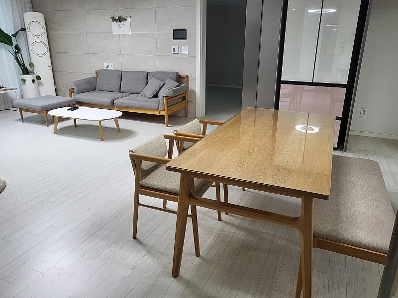 KAARE KLINT 카레클린트 식탁, 쇼파 이미지