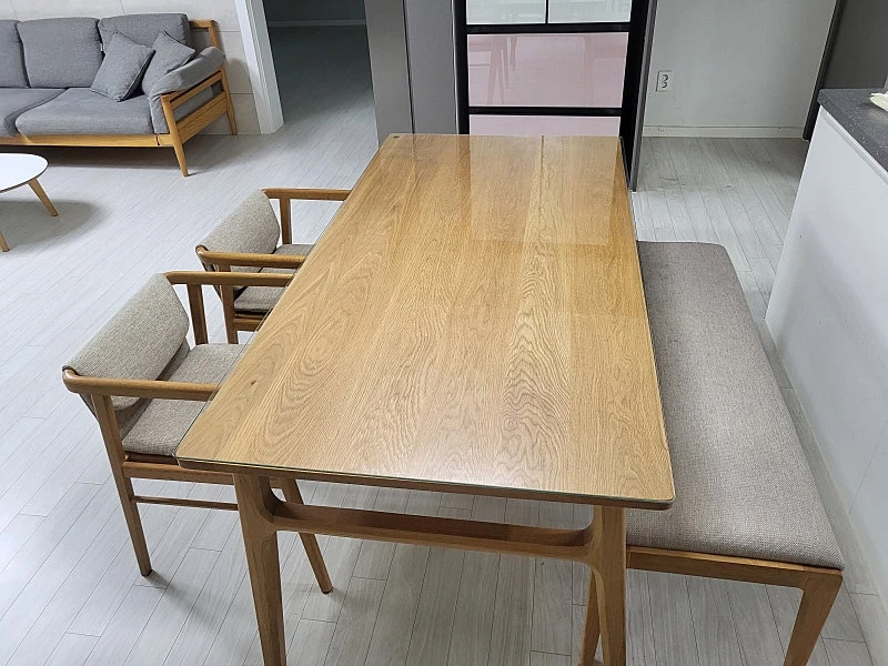 KAARE KLINT 카레클린트 식탁, 쇼파 이미지