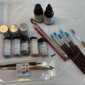 포슬린아트 재료(염료,오일,연필 등등 시작용으로 추천, 1번 도전해보고 보관만해서 새거에요)