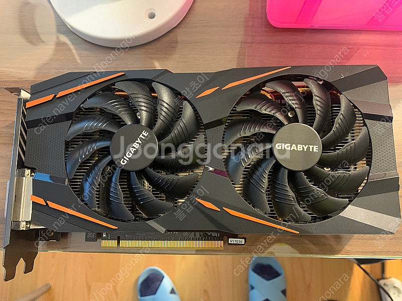 기가바이트 그래픽카드 rx580--0