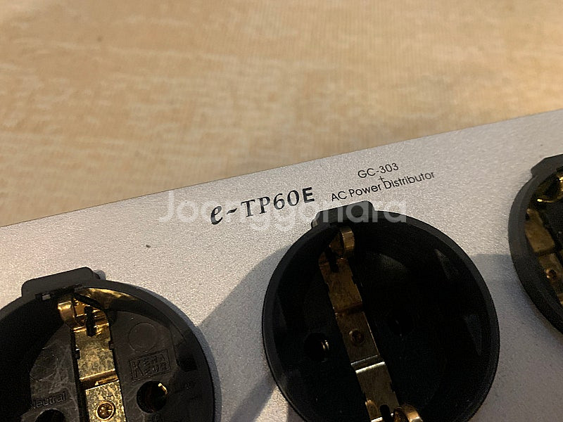 furutech e-tp60e 멀티탭 후루텍--1
