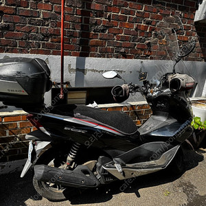 더뉴 Pcx 125 18년형 스마트키버전 스페셜블랙 55000km 팝니다