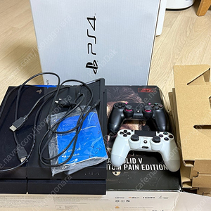 PS4 (1105) + 듀얼쇼크2개 + 정품충전기