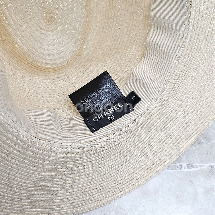 [럭스유] 샤넬 CC 로고 리본 라피아 버킷 햇 S--4