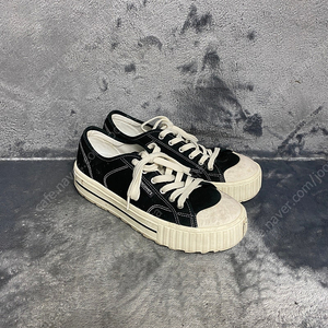 디스커버리 스니커즈 270