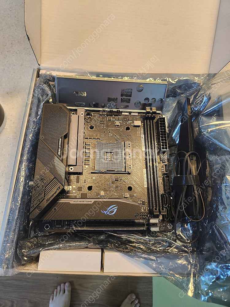 Asus ROG STRIX B550i 메인보드--6