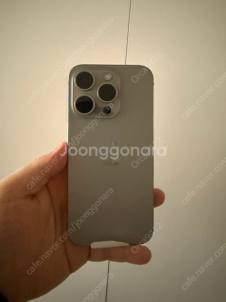 아이폰15프로 내추럴 256 팝니다(리퍼후미사용)--0