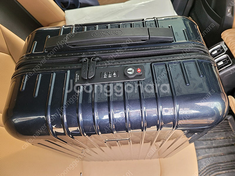 리모와 살사 에어 울트라 라이트 32L ( 블랙 기내용 정품 ) - RIMOWA SALSA--4