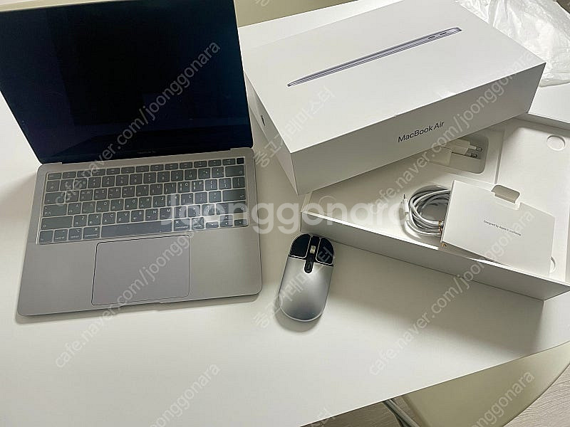 맥북에어2020 (I5/8G/256GB) 상태 S급 풀...--0