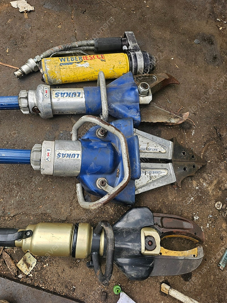 유압가위 유압철거가위 유압스프레다 유압램 콤비절단기 이미지