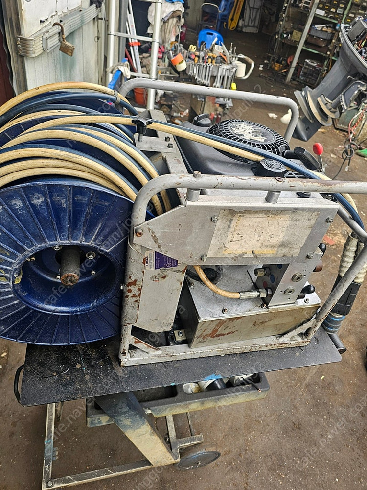 유압가위 유압철거가위 유압스프레다 유압램 콤비절단기 이미지