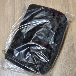 헤라 벨벳 파우치