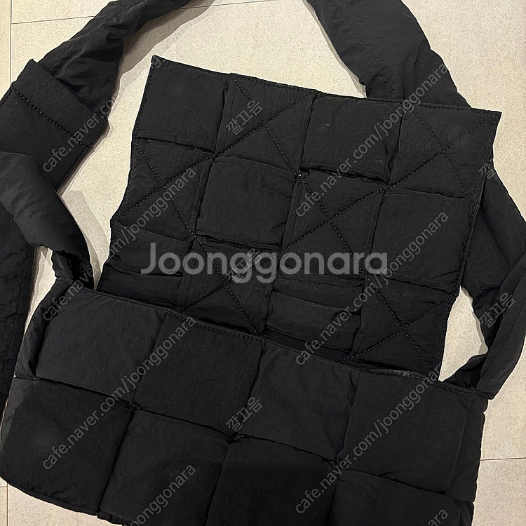 (정품)보테가베네타 패디드 테크 카세트백(크로스백)--3