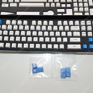ePBT 엔승 화이트블루블랙 승화 키캡 팝니다 (enjoyPBT 화이트폭스)