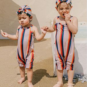리틀티니 아기 레인보우 수영복 80 사이즈 판매해요.
