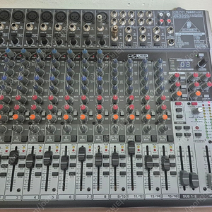 베링거 아날로그 믹서 XENYX 2222USB