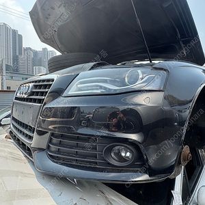아우디 뉴A4 TFSI 부품차 각개합니다 앞범퍼,뒷범퍼,본네트,트렁크,도어,문짝,헤드라이트,테일램프,전조등,후미등,트림,센터페시아,핸들,썬루프,휠타이어,엔진미션부속,사이드미러,휀다