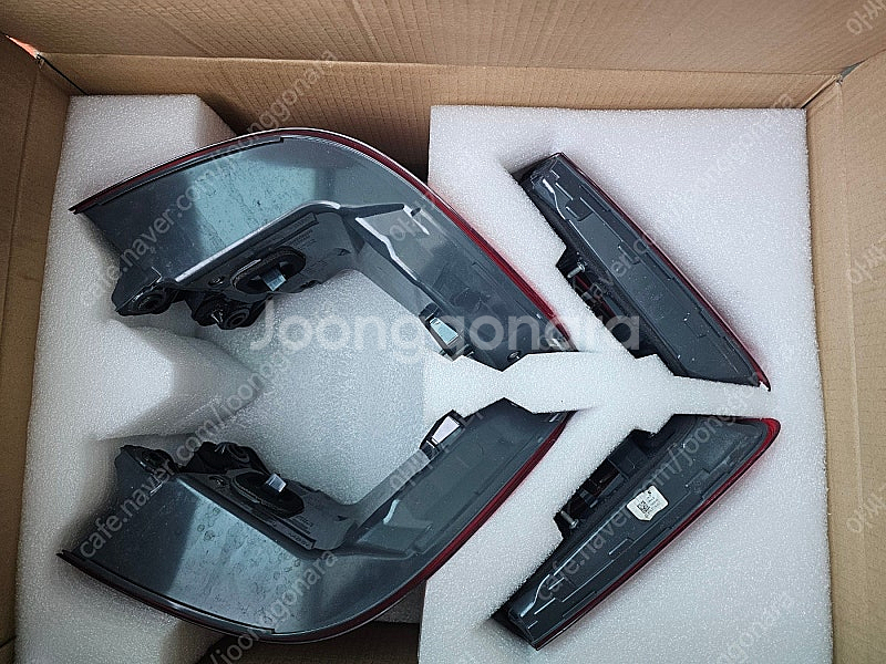 F90 M5 20년식 테일램프 판매합니다.--0