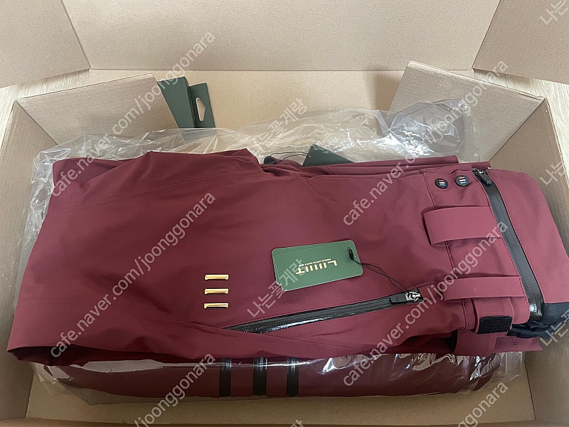 새상품)2425 리미트 여성 슬림핏 보드복 스키복 판매합니다