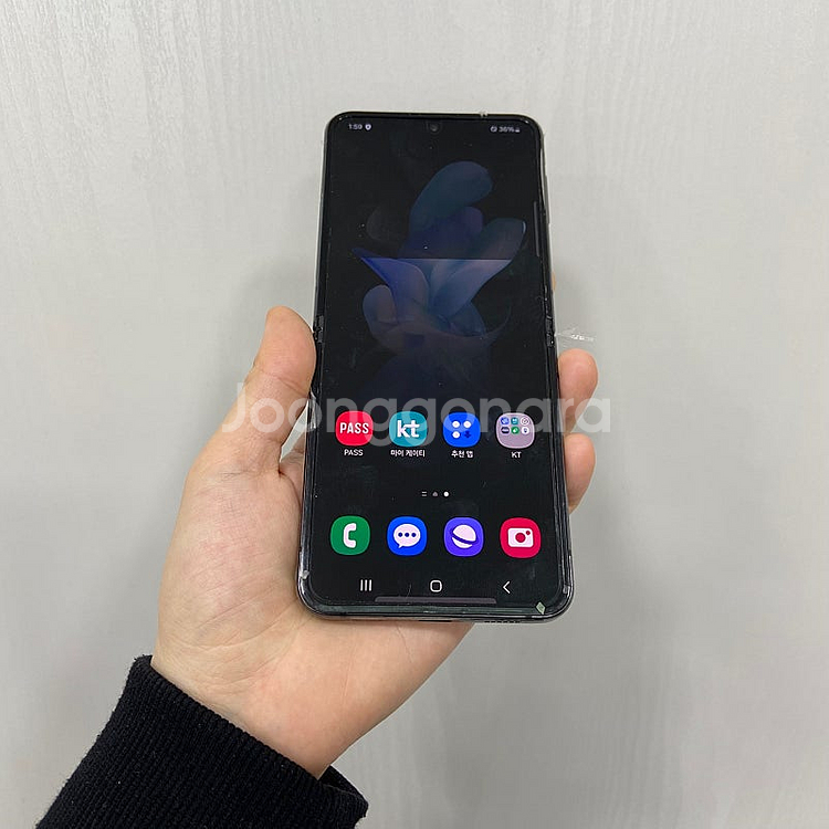 82973 A급. 갤럭시Z플립4 512기가 블랙 삼성리퍼폰 팝니다 <33만원>--1