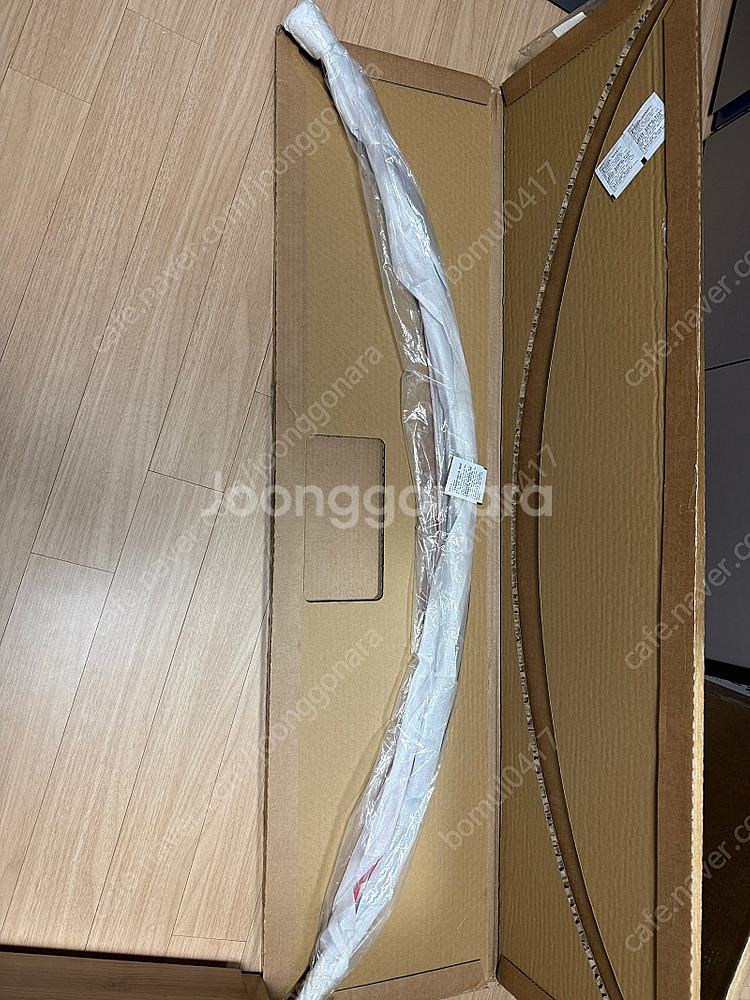 테슬라 모델y 유광블랙 스포일러 팝니다--1