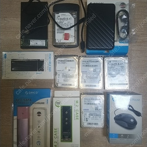 2.5인치 하드 5개 + 2.5인치 케이스 + M.2 SSD 케이스