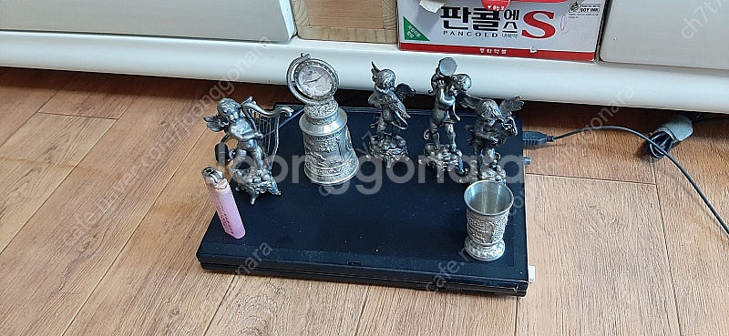 악기를 든 천사모형 및 시계종 컵--1