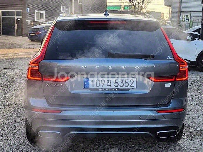 @21년식 XC60(2세대) T8 AWD R 디자인 전...--4