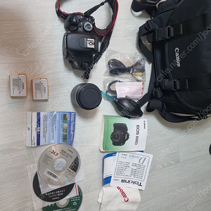 캐논 600d 크롭바디랑 기본렌즈 팝니다. 가방포함.