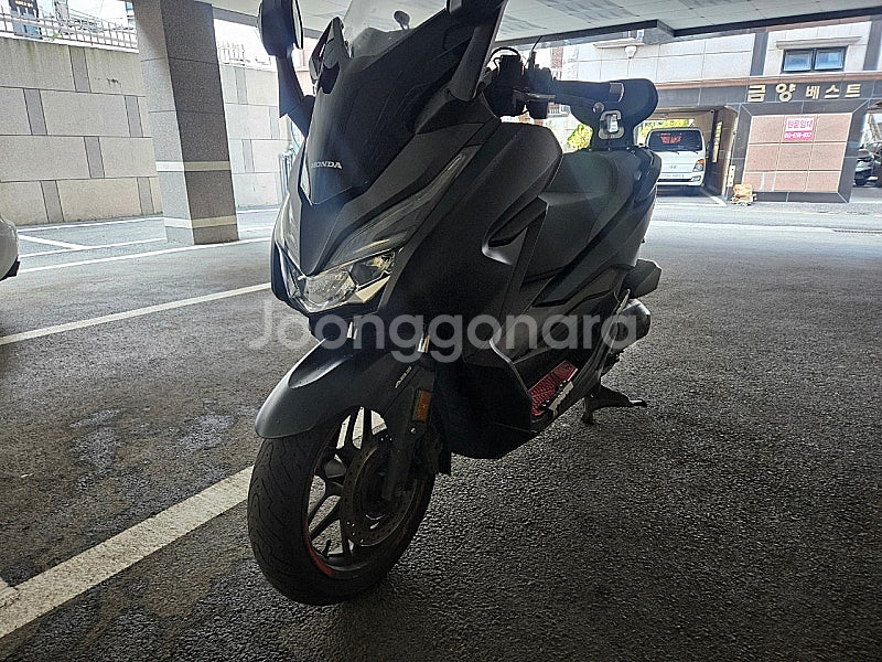 부산혼다 포르자300 깔끔 컨디션 18년식 289만원--4