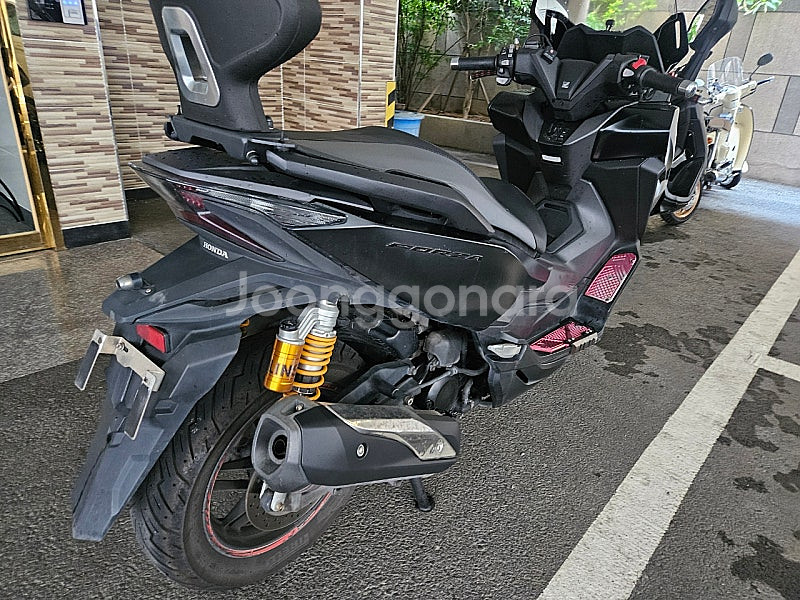 부산혼다 포르자300 깔끔 컨디션 18년식 289만원--7