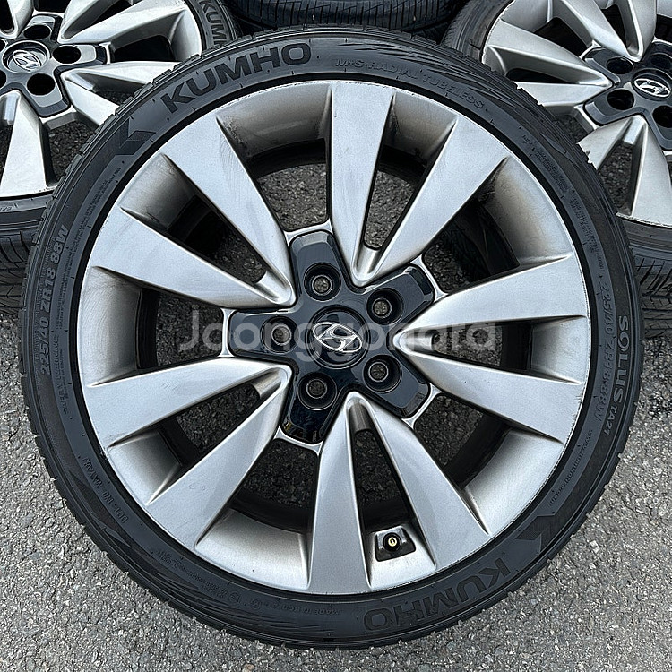 I30 18인치 중고 휠타이어 세트 팔아요 225 40...--1