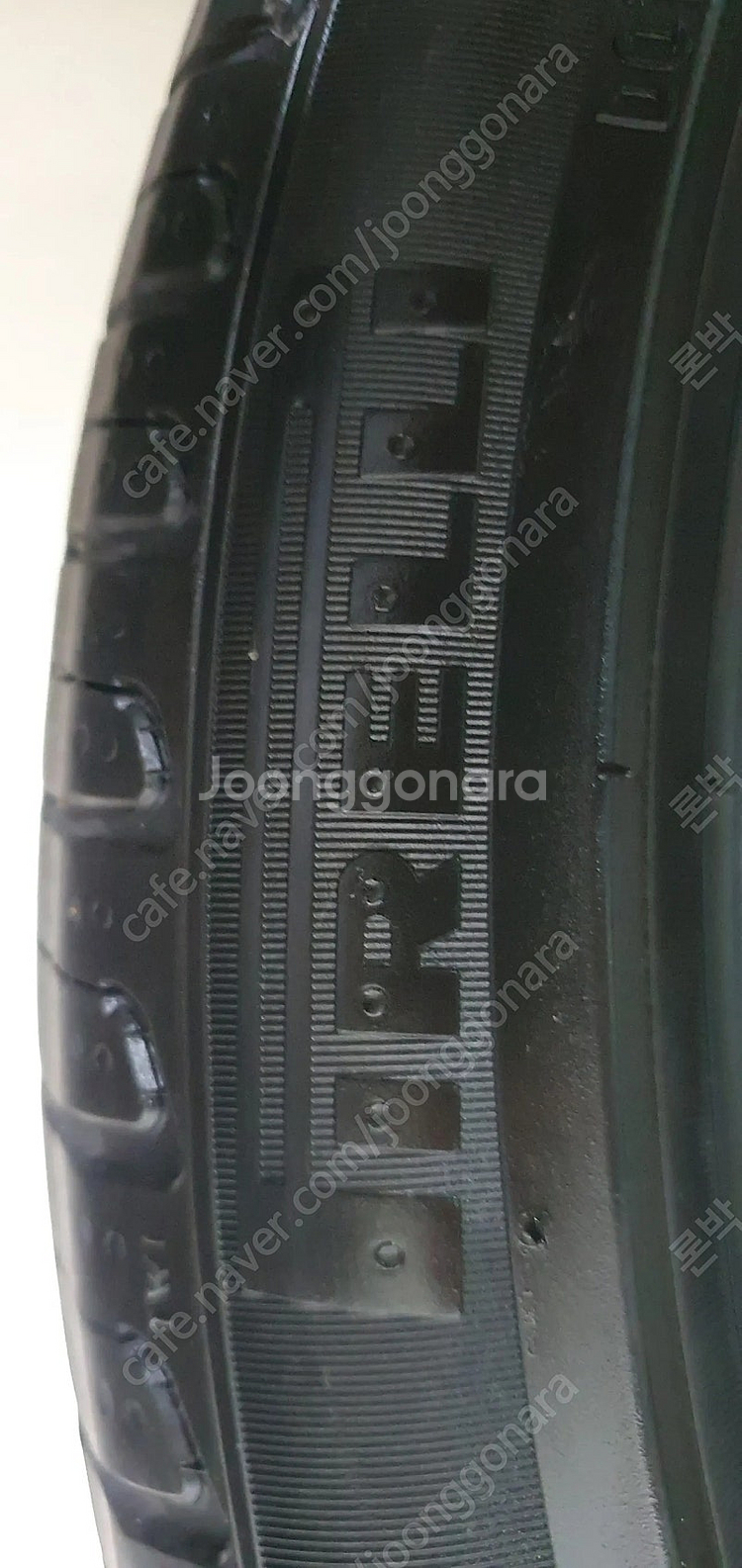 피델리 P7 245 40 19 런플랫 타이어 2짝 판매...--0