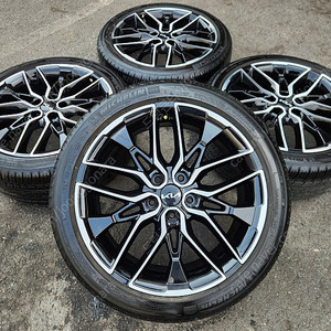 [판매] 기아 K5 DL3 19인치 순정휠 타이어 세트 팝니다. 245 40 19