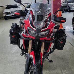 아프리카트윈 CRF1000Ldct 19년식 37000키로 1000만원 판매합니다.
