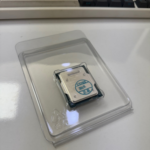 인텔 i7-14700K 씨넥스 정품 미사용 교환 받은 상태로 바로 판매합니다.