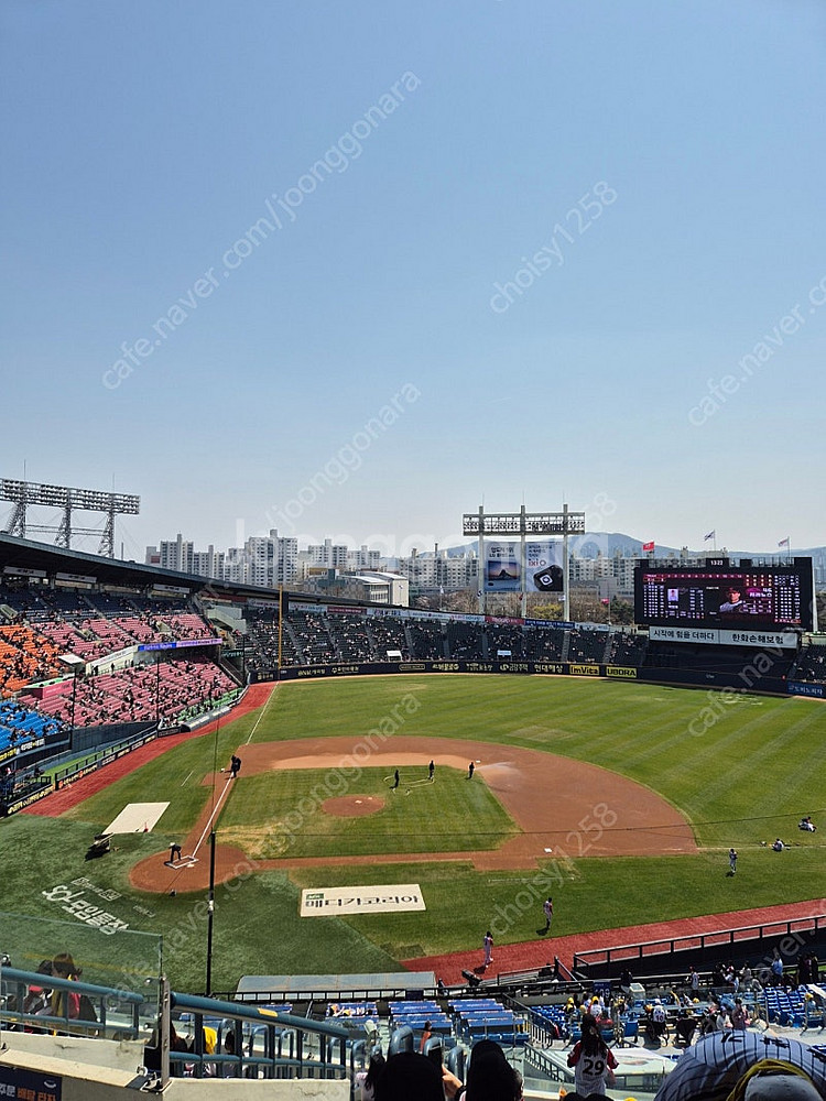 4/12 (토) 엘지트윈스 vs 두산베어스 320구역 ...--0