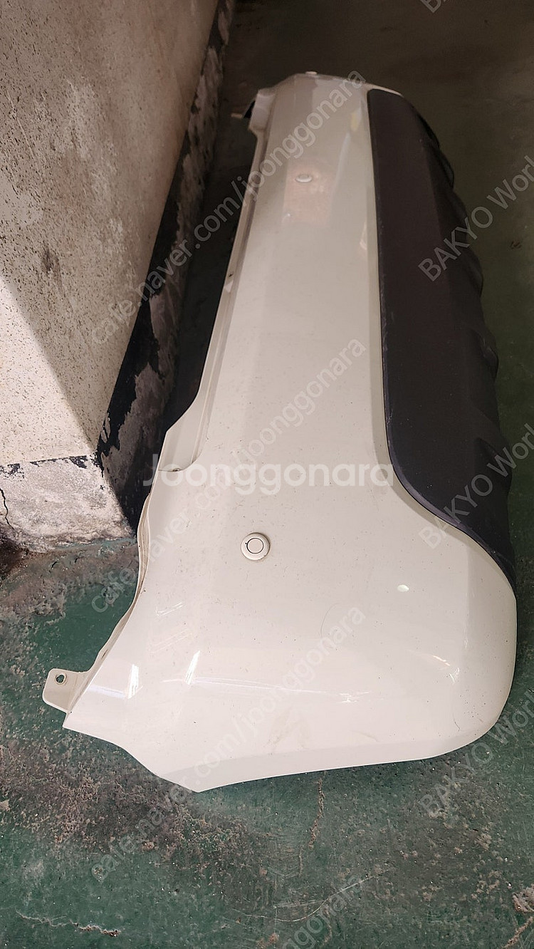 뉴모닝 화이트 뒷범퍼 팝니다(내용필)--1