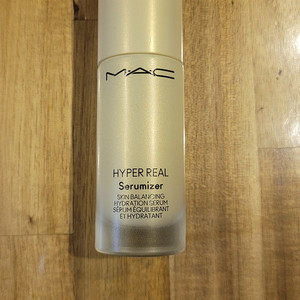 정가92000원 맥 MAC 신상 하이퍼 리얼 세러마이드 스킨 밸런싱 하이드레이션 세럼 30ML (택포가) 1회사용
