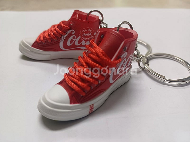 코카콜라+컨버스+키스 콜라보 키링 키홀더 한켤레--0
