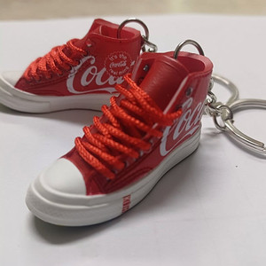 코카콜라+컨버스+키스 콜라보 키링 키홀더 한켤레