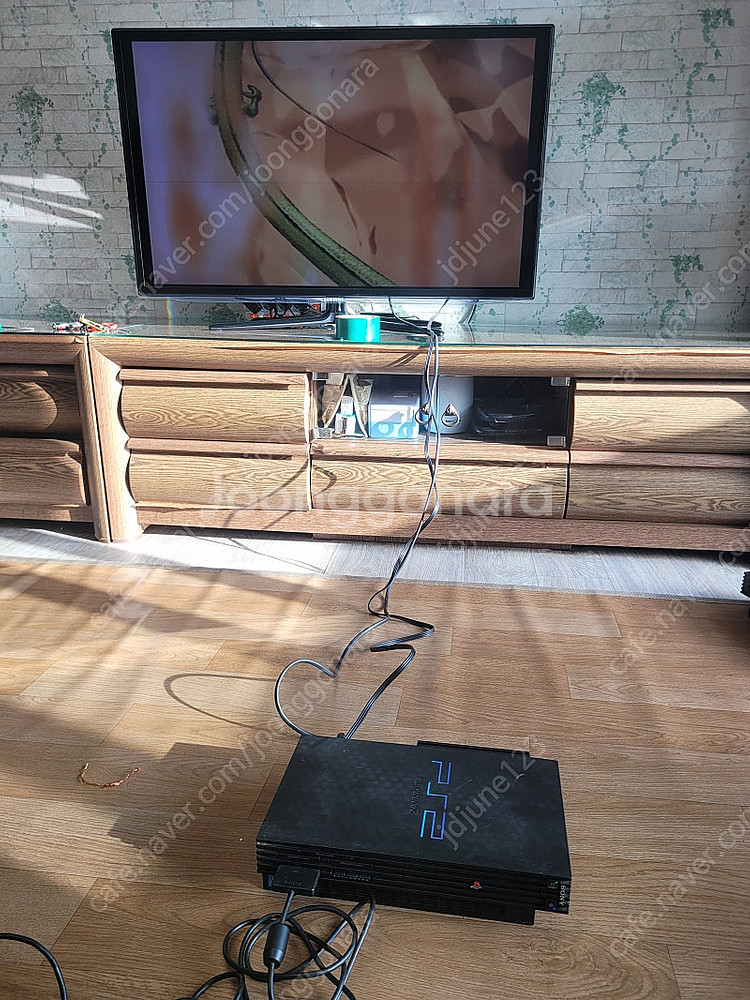 Ps2 3만번대 본체2대 및 풀세트+게임타이틀6개 판매--3