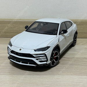 오토아트 1:18 람보르기니 우르스 다이캐스트 자동차 모형 판매합니다.