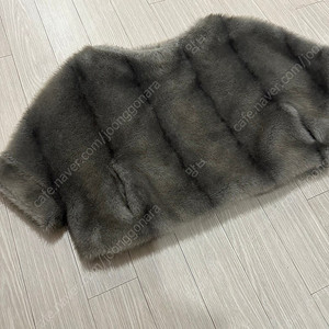 사파이어 페이크퍼 아우터