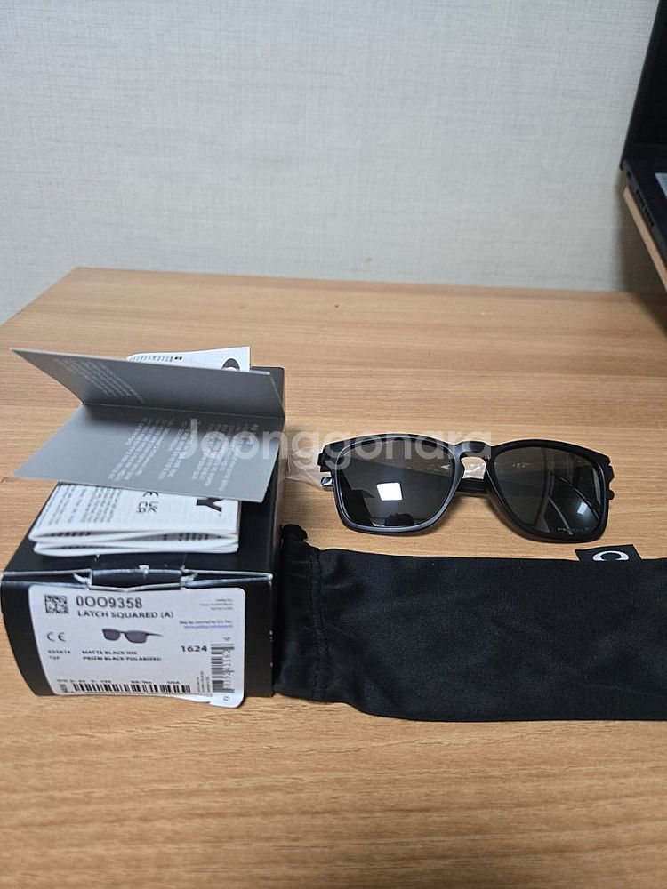 오클리 래치 스퀘어 OO9358 18 편광 매트블랙 선...--1