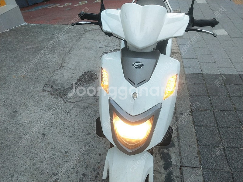 대만산 pgo 125 스쿠터 .오토바이. 부산--2
