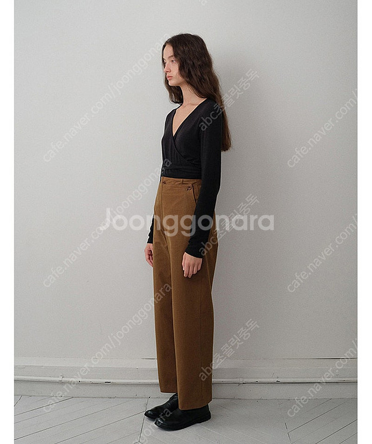 베르센트 버튼코튼 팬츠 155,000원->62,000원--3