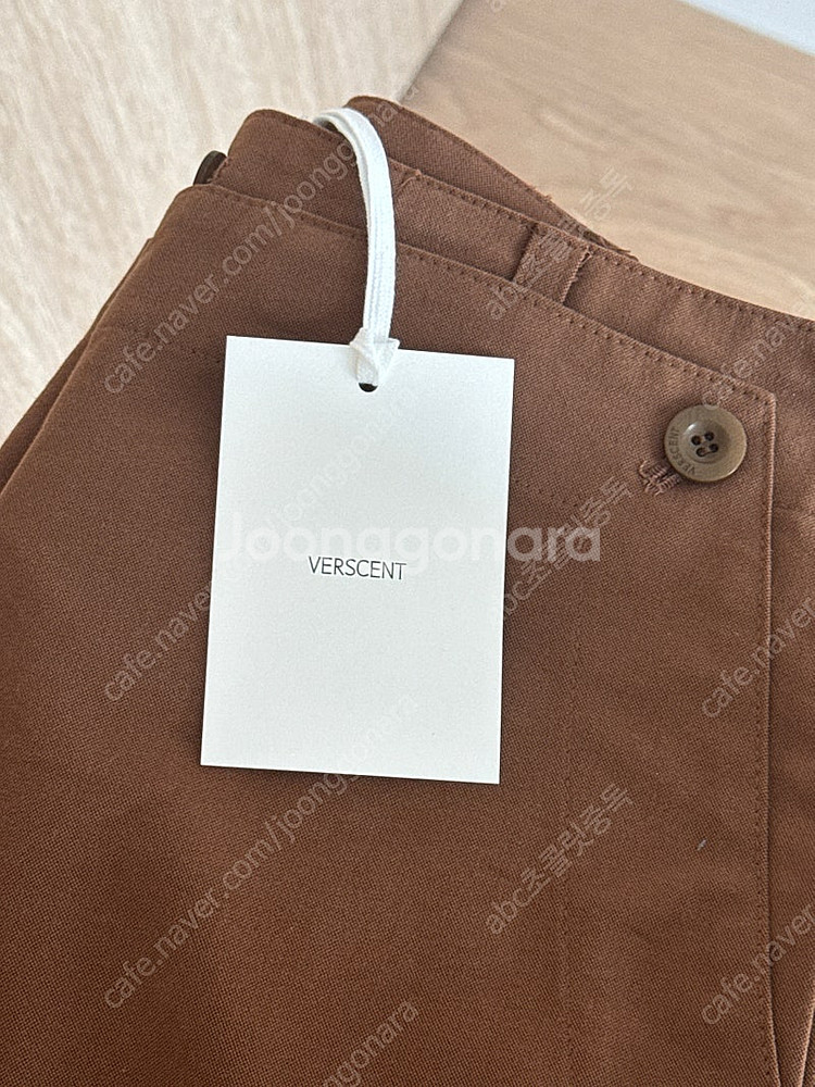 베르센트 버튼코튼 팬츠 155,000원->62,000원--6